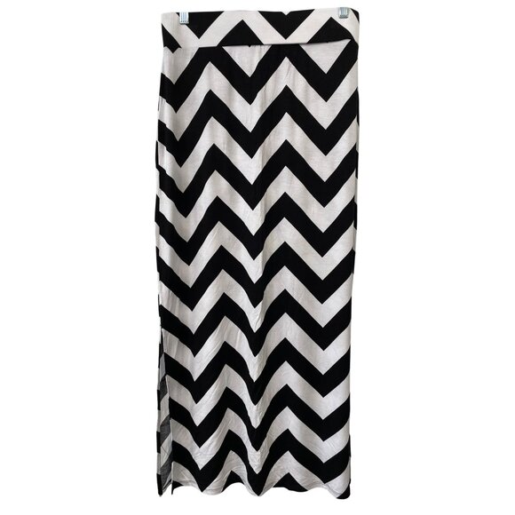 ANA A New Approach Chevron Pull On Maxi Skirt Size Medium Side Slits Black White - Picture 2 of 7